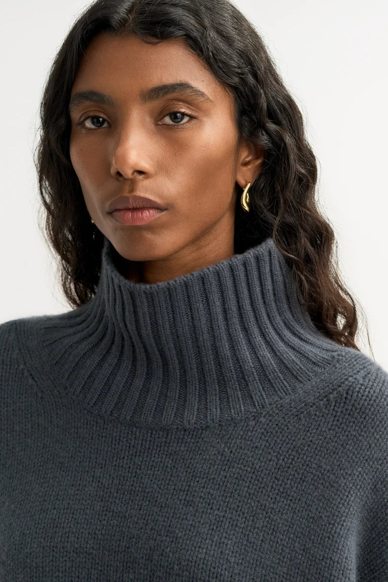 Girlfriend Turtleneck Anthracite
