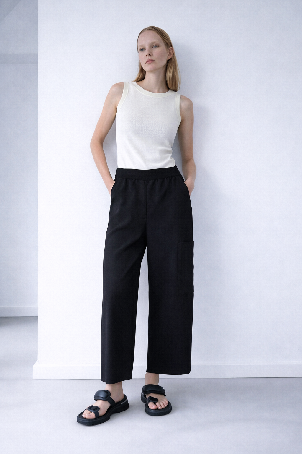 Viscose-Stretch Pocket Cropped Pants
