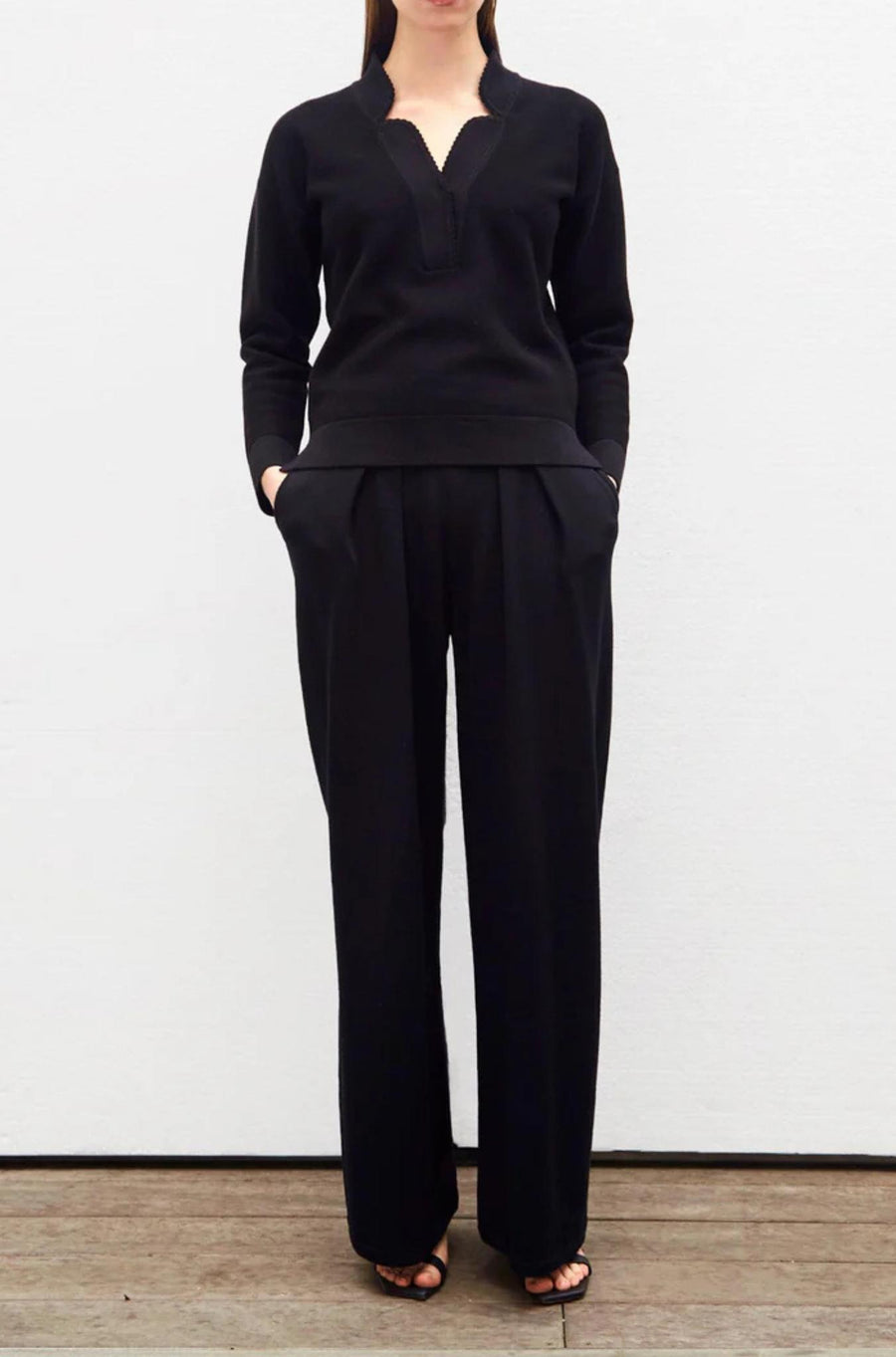 Verone scalloped v-neck knit top-Top-Molli-Debs Boutique